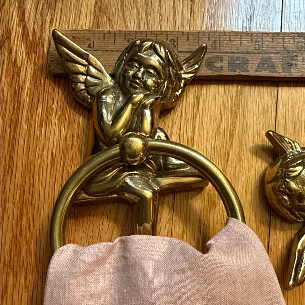 Angel Ring Wall Hooks in Gold – Decorative Cherub Hanging Hooks (Pair)